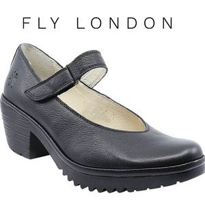 FLY LONDON Wiss Mary Jane Pumps in Black Leather